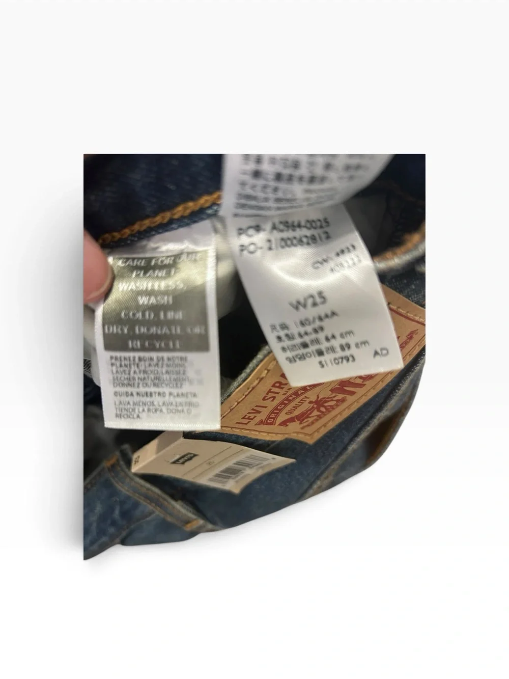 NWT Levi's Woman’s Low Pro Straight Jeans Medium Wash Size 25 indigo